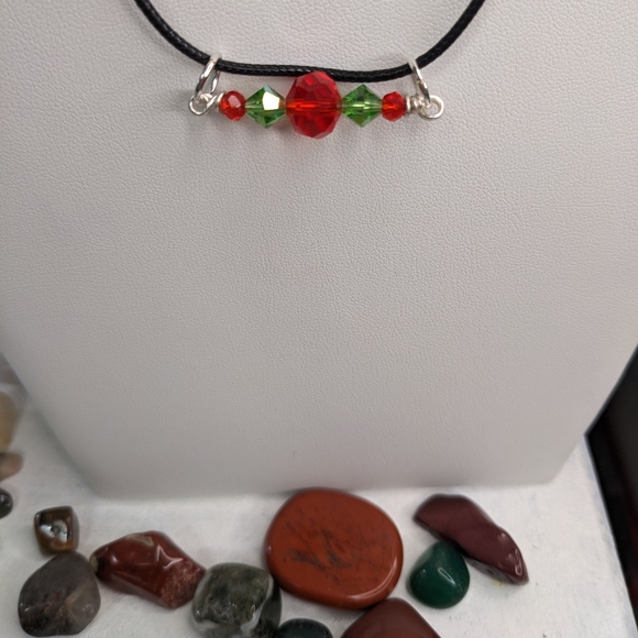 Merry Christmas Holiday Necklace Red Green Glass Beads Simple Sweet Handmade - Picture 6 of 12